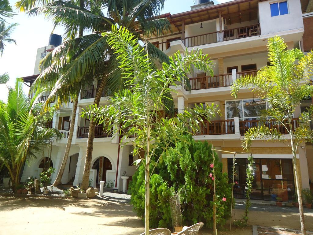 Sky Garden Mini Hotel Mirissa Exterior photo